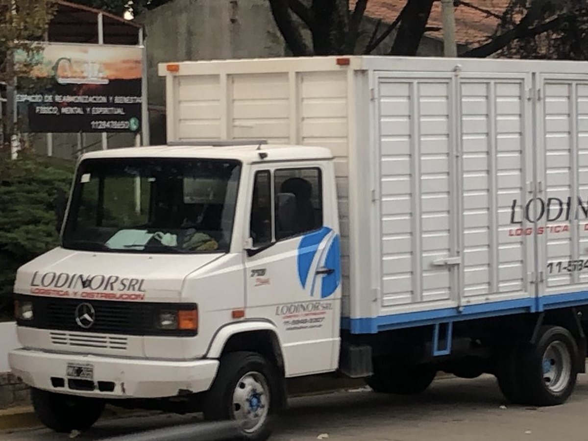 Camión Mercedes-Benz 710 de Lodinor, 8 pallets